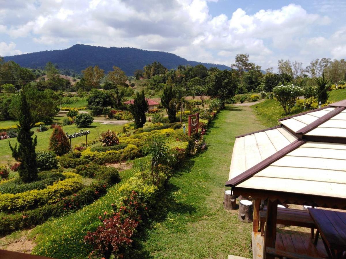 Отель Khao Kho Flora Экстерьер фото
