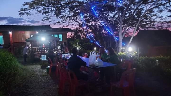 Отель Khao Kho Flora Экстерьер фото
