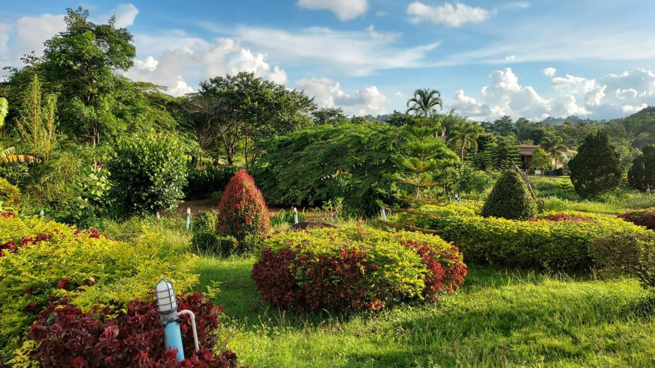 Отель Khao Kho Flora Экстерьер фото