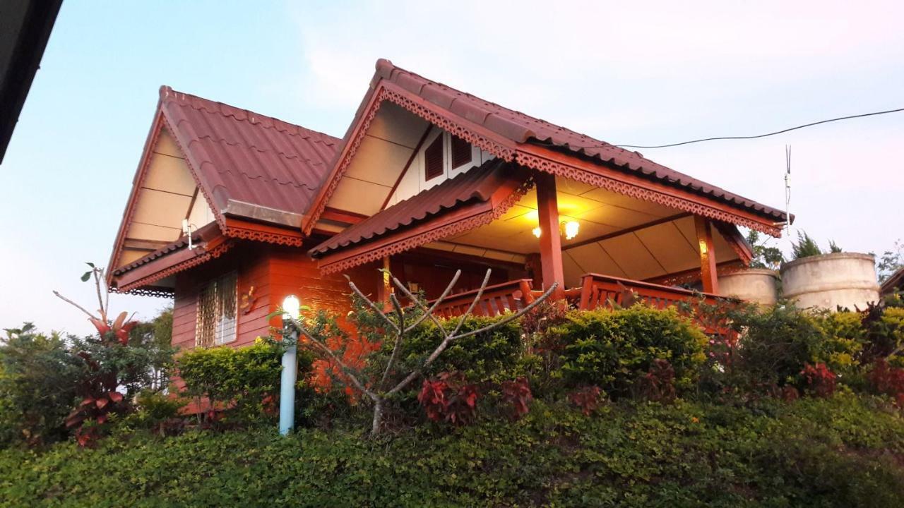 Отель Khao Kho Flora Экстерьер фото